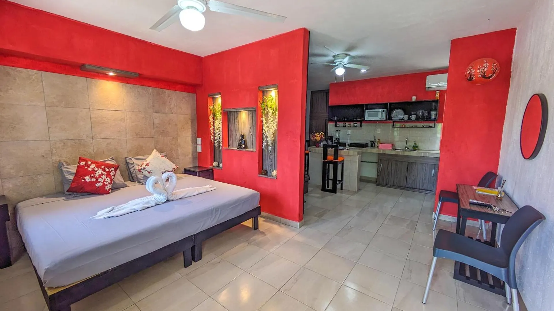 A7 Romantic Beachside Escape Kyoto Theme Memory Foam King Bed Kitchen Ac Playa del Carmen Apartment